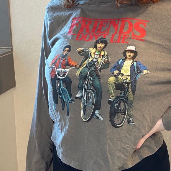 Cropped Stranger Things Tee - Picture 2 of 7